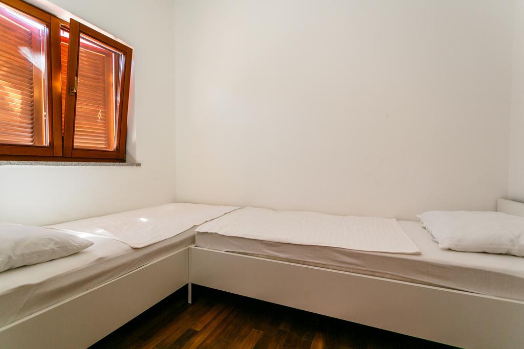 Apartments Josip Pinezići Habitación foto