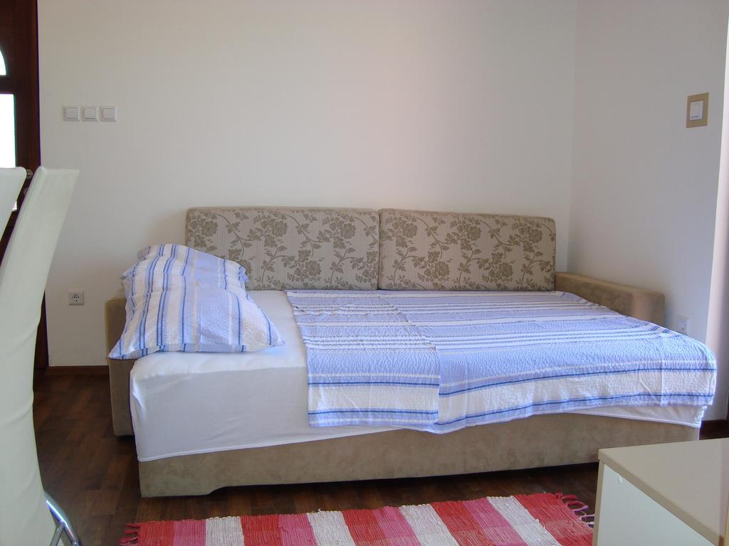 Apartments Josip Pinezići Habitación foto